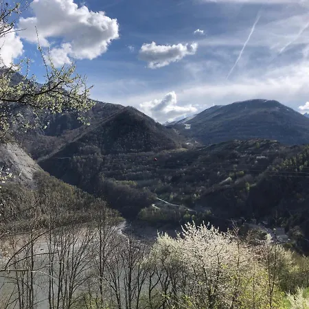 Vue Imprenable Avec Emplacement Idéal *